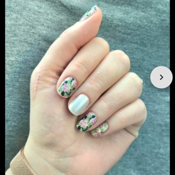 Color street Nails Rose Path - Picture 8 of 9